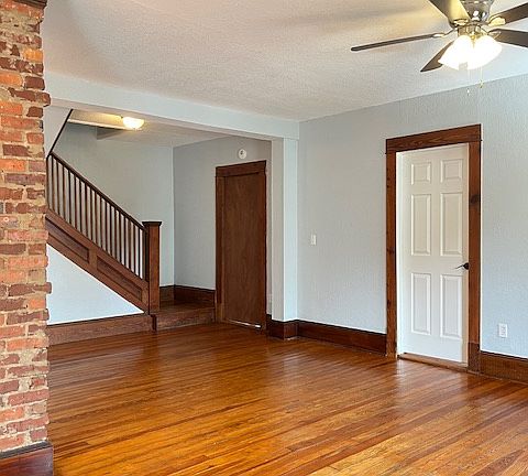 4th image of 438 W Church St