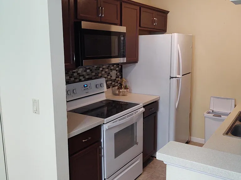 2512 SE Anchorage Cv #2 — Photo 7