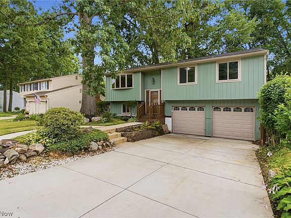 3rd image of 163 Oakhurst Dr