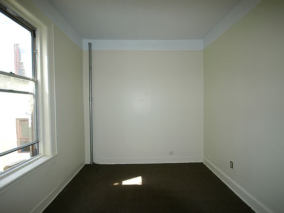 4th image of 121 Van Buren St APT 12