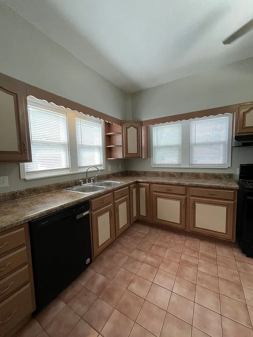 Two Bedroom Single Family Home — Photo 2