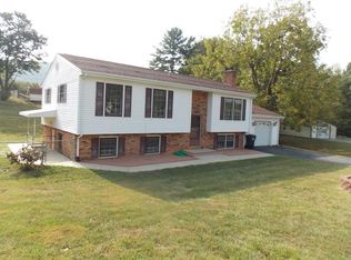 130 British Woods Dr, Roanoke, VA 24019