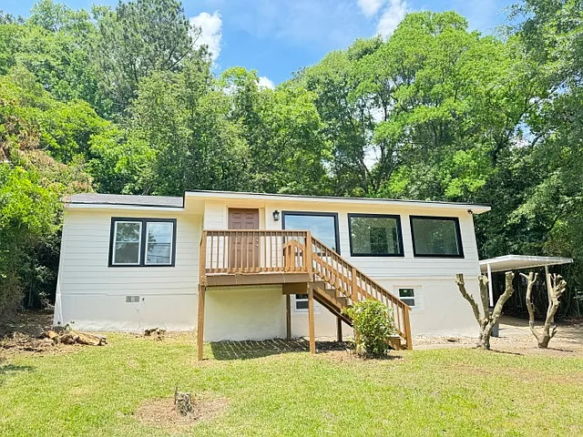 2353 Agnes Dr — Photo 1