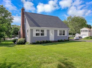 6 Orchard Creek Dr, Center Moriches, NY 11934