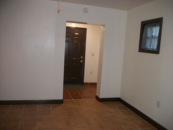 3rd image of 272 Brooke Hill Dr