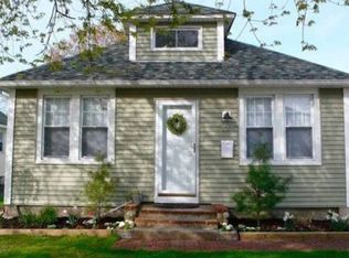 124 S Clinton Ave, Bay Shore, NY 11706