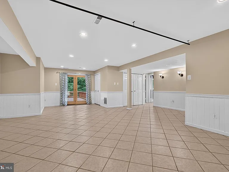 5402 Ashcomb Ct — Photo 35