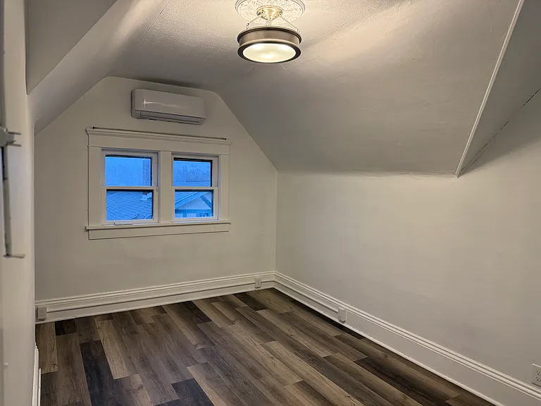 105 Sturges Ave #C — Photo 6