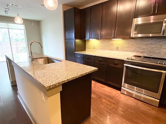 2nd image of 101-4215 McKinney Ave #101