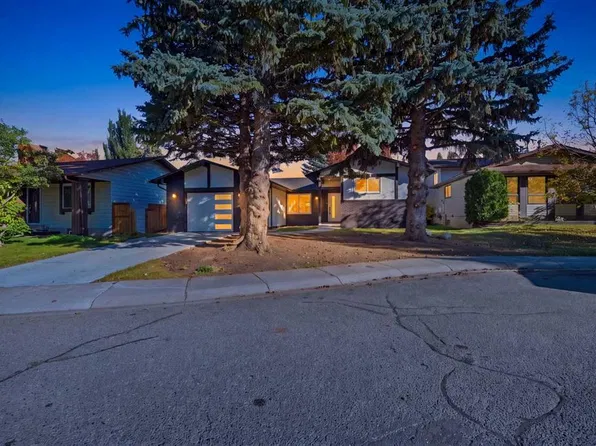 460 W Queensland Pl SE, Calgary, AB T2J 5C9