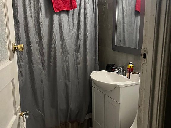 5th image of 3217 Beverley Road