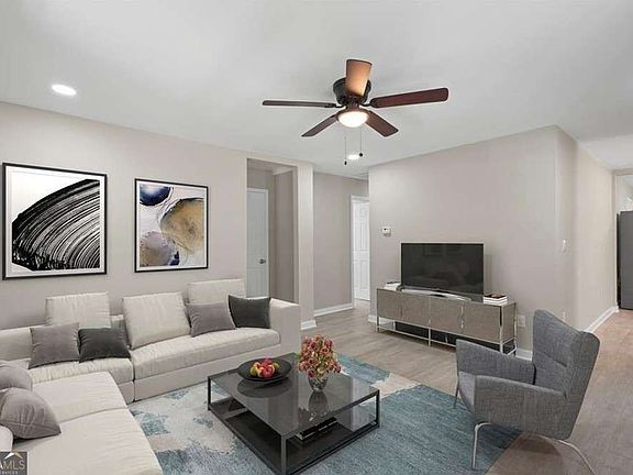 3rd image of 131 Watson St