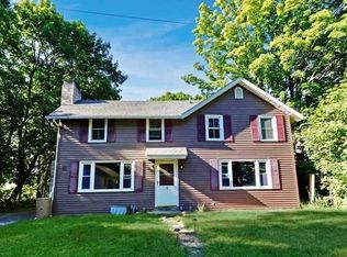 19 Russell Ave, Rhinecliff, NY 12574
