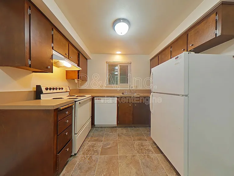 803 SW 8th St #8 — Photo 3