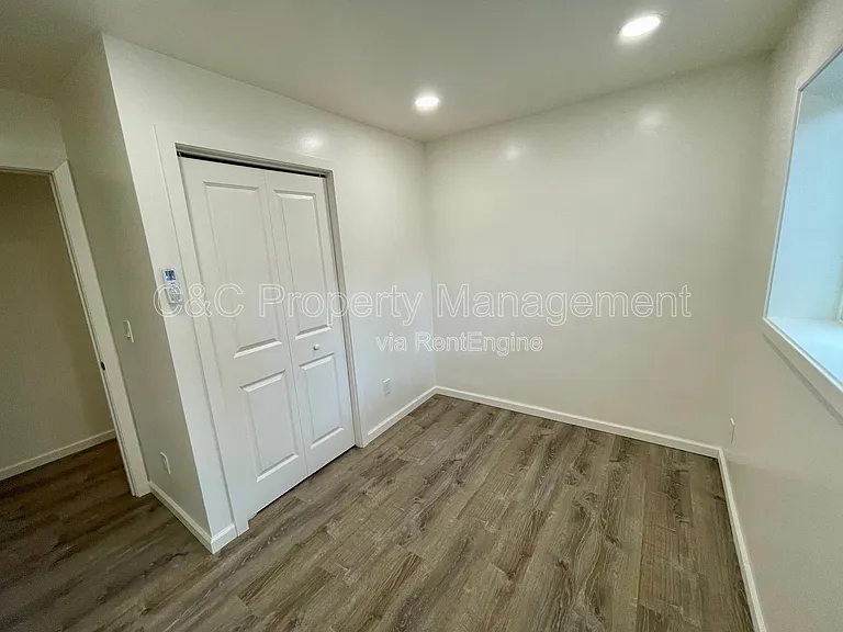 599 Irving Ave #4 — Photo 4
