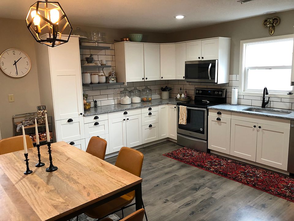 Dream kitchen w/ granite.
