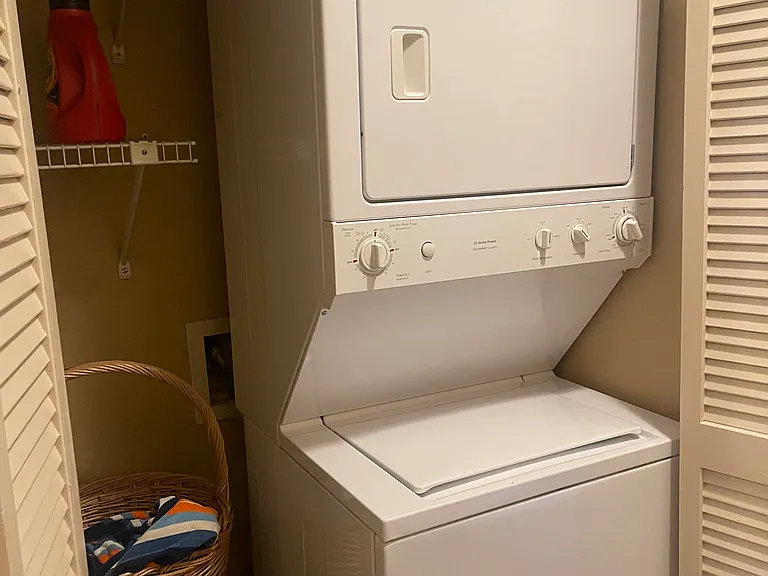 washer dryer furnished