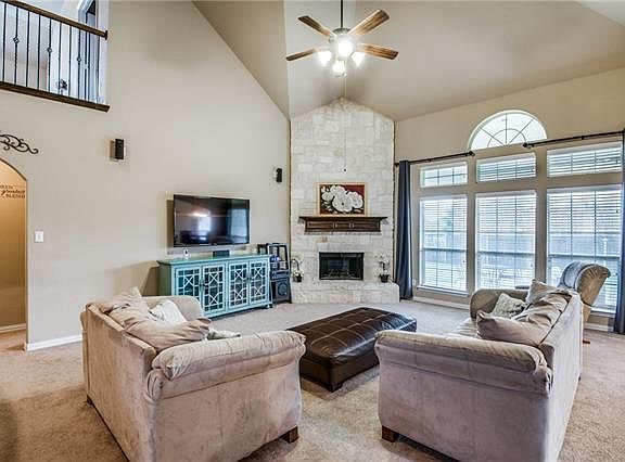 3rd image of 13916 Sparrow Hill Dr