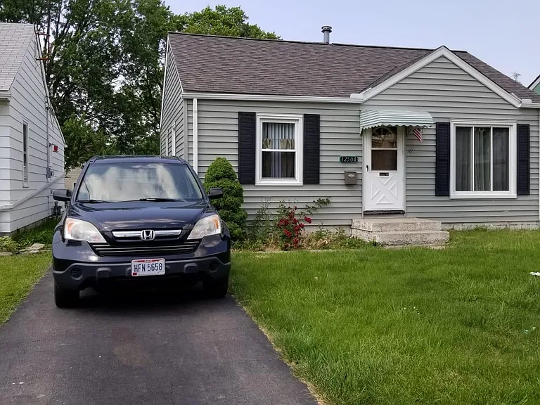 12504 Sprecher Ave — Photo 1