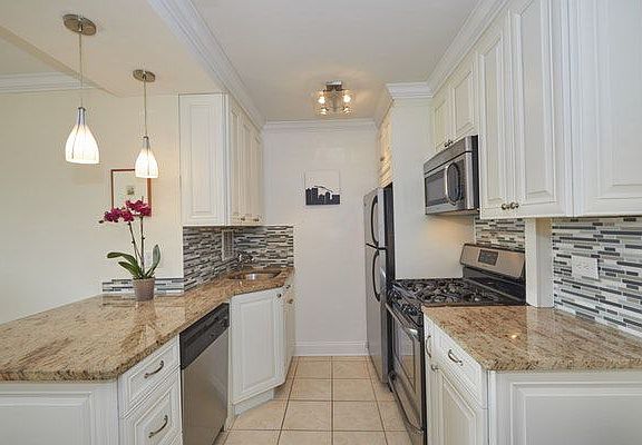 4th image of 61 Jane St APT 11E