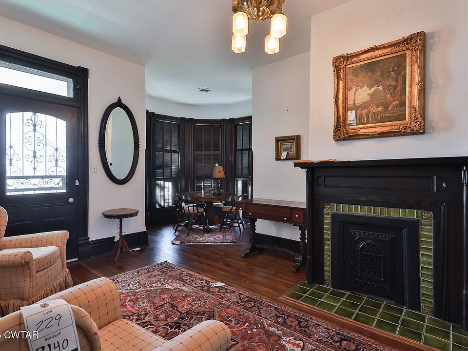 19th image of 203 N McCombs St
