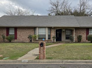 4401 Yellowleaf Dr, Fort Worth, TX 76133
