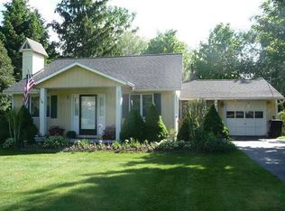 407 Embury Rd, Rochester, NY 14625