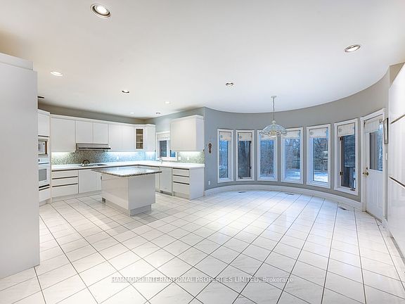 5th image of 78 Gerald St