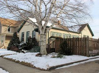 1647 Chatham St, Racine, WI 53402