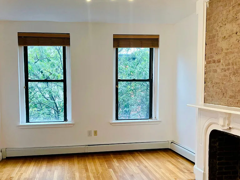 208 7th St #3L — Photo 1