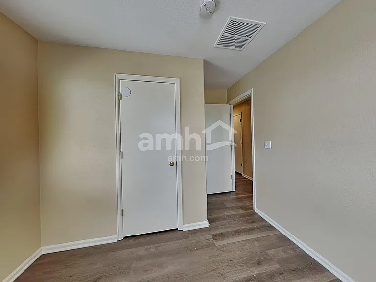 201 Stagecoach Ln — Photo 12