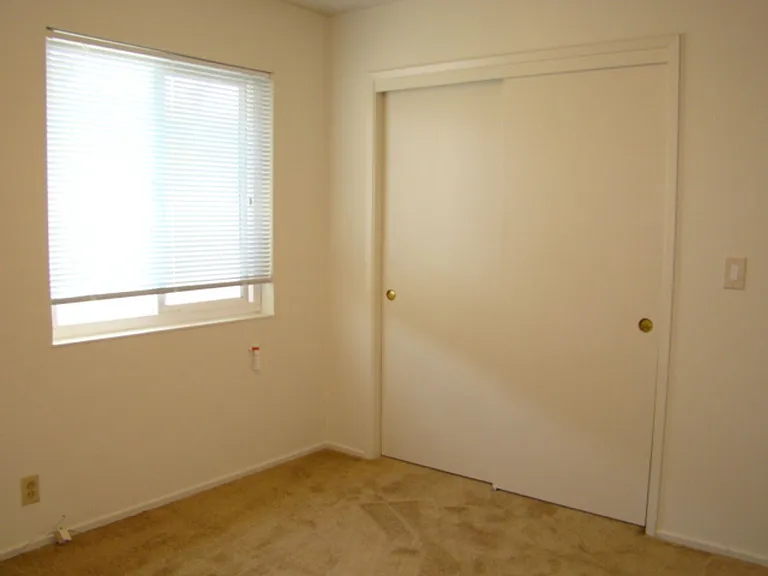 1378 Reeve St — Photo 6