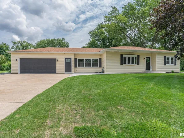 530 Forest Rd, East Moline, IL 61244