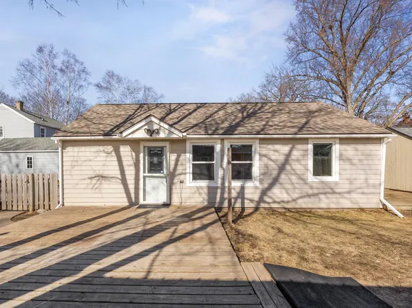 563 Juul Rd SW, Hutchinson, MN 55350