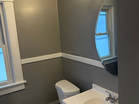 3rd image of 76 Lorraine Ave