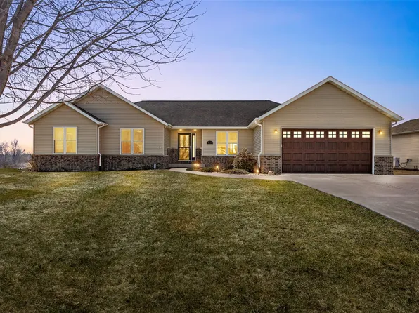 878 Daulton Dr, Tipton, IA 52772