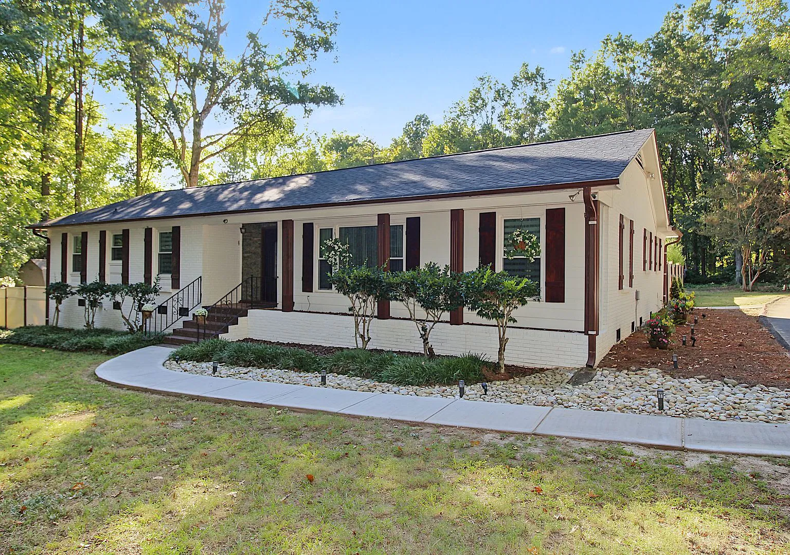 Beautiful South Charlotte Ranch with Huge Screened Porch & Fenced Yard — Photo 1
