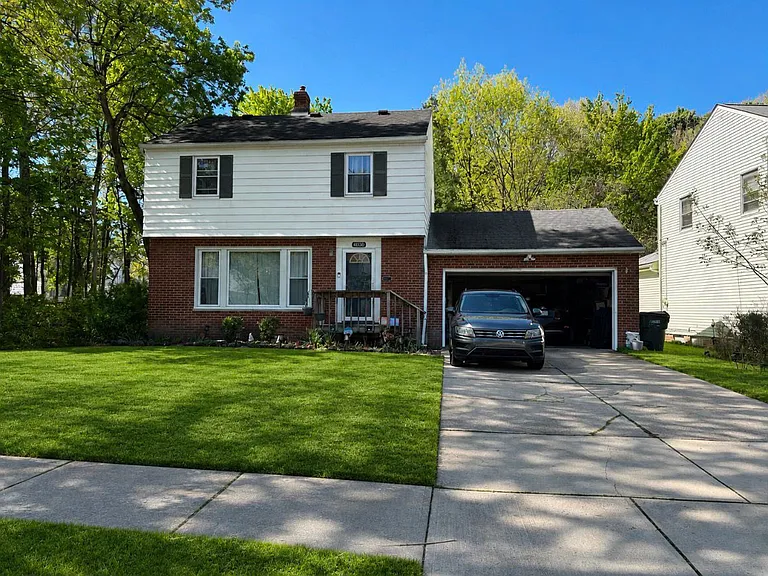 4030 Corwin Rd — Photo 1