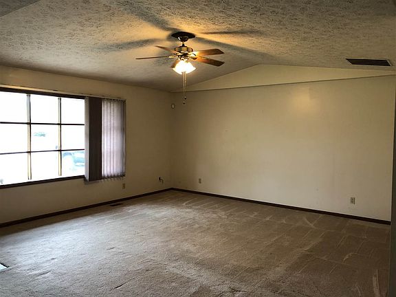 3rd image of 2914 N Norway Dr