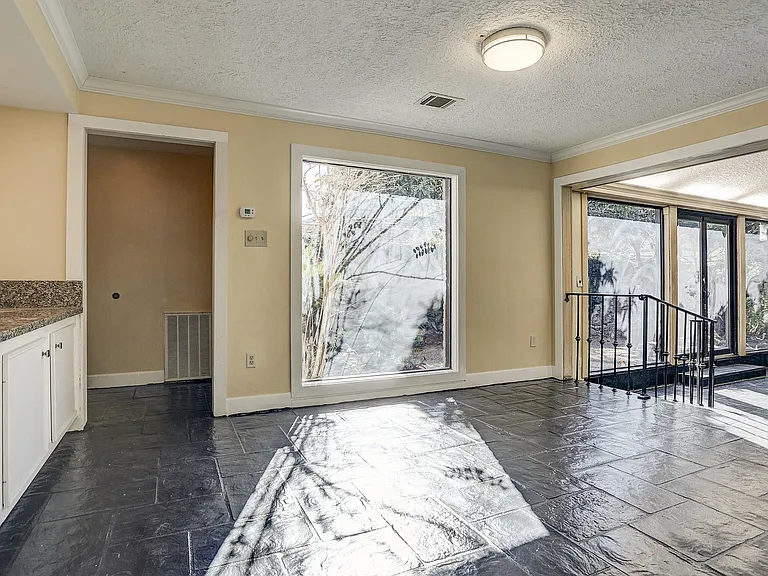 5203 Braesvalley Dr — Photo 10