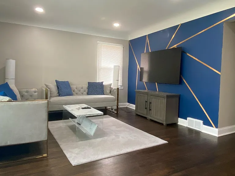 20509 Faust Ave — Photo 2