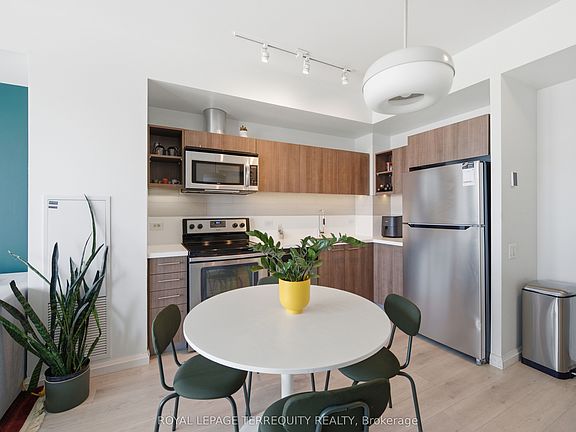 3rd image of 70 Distillery Ln #2107