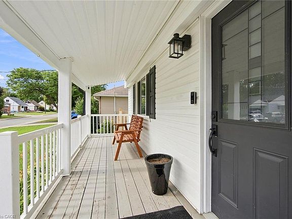 4th image of 398 E 38th St