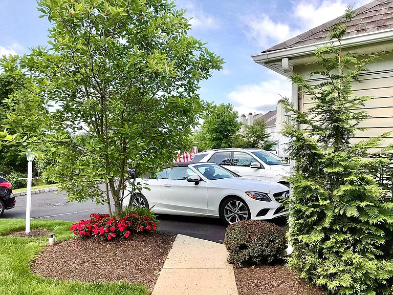304 Weston Ln #21 — Photo 2
