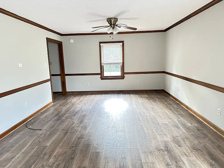 209 Oak Forest Dr — Photo 15