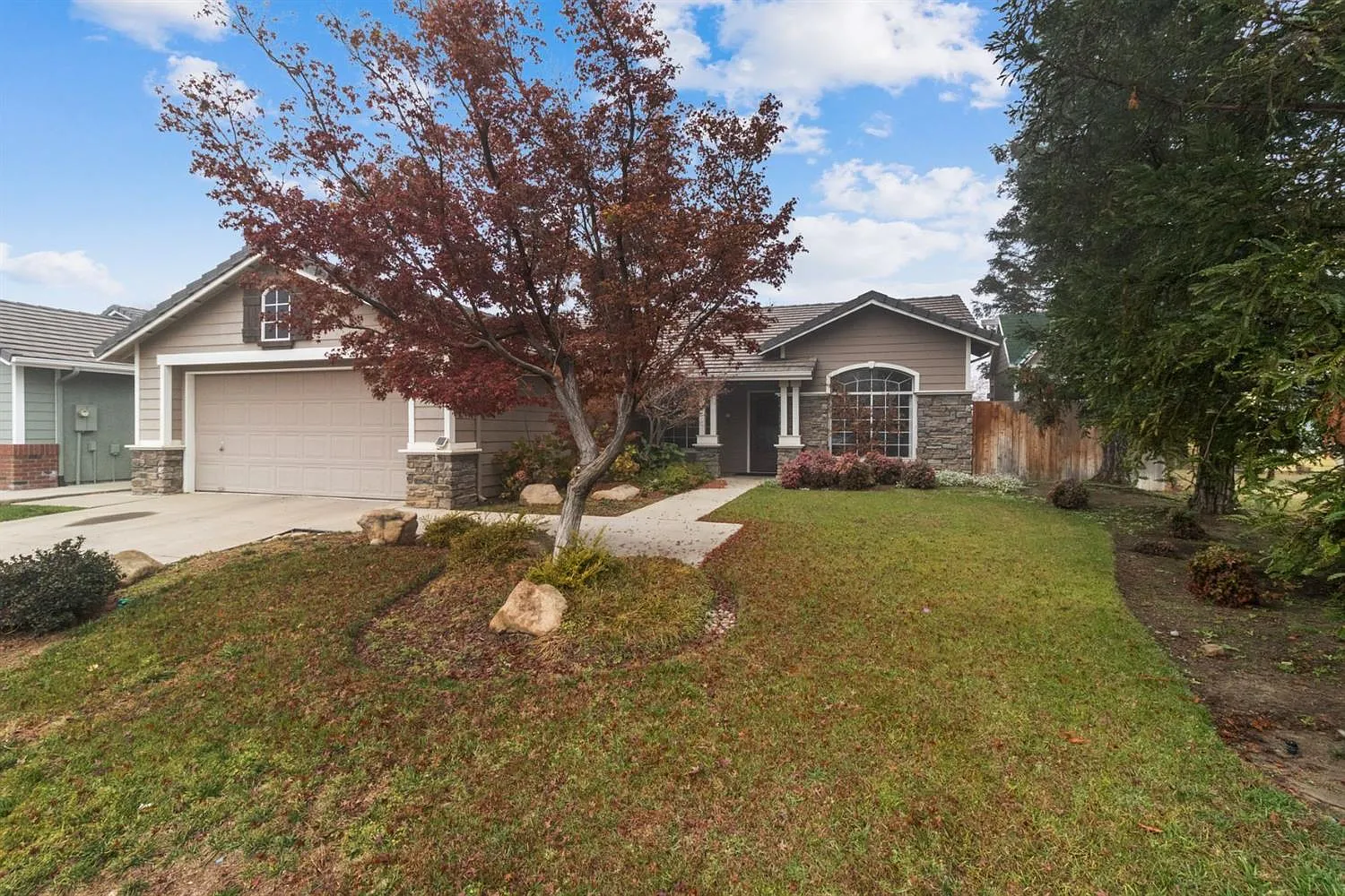 2857 Beverly Ave photo 1