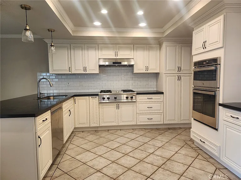 607 Murfield Ct — Photo 8