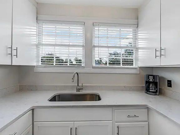 4th image of 3694 Saint Johns Ave APT 3