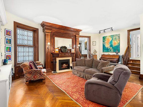 2nd image of 329 W 108th St APT 3C
