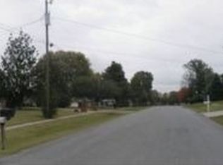 458 W Crocus Dr, Radcliff, KY 40160